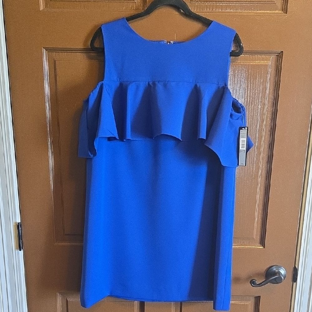 Tahari-Royal blue cold shoulder short sleeved dress Sz 14P NWT.